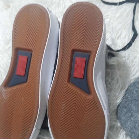 Shoes - Picture 4 of 5